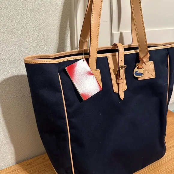 New Dooney Bourke canvas and leather large totebag - Picture 3 of 7